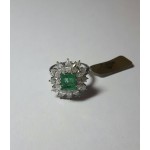 Ring white gold, emerald and diamonds