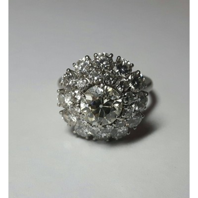 Ring white gold and diamonds